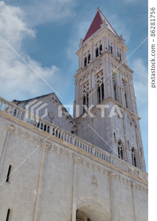 Sv. Lovre Cathedral in Trogir 86281756