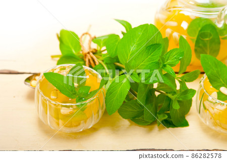 Arab traditional mint and pine nuts tea 86282578