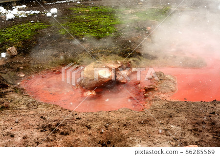 Geothermal pool Yellowstone Wyoming Geothermal pool Yellowstone Wyoming 86285569
