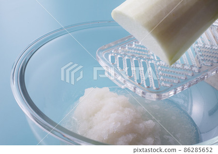 磨碎的蘿蔔圖像 86285652