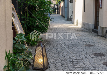 【神樂坂角蓮坊橫丁後巷】 【神樂坂角蓮坊橫丁後巷】 86285778