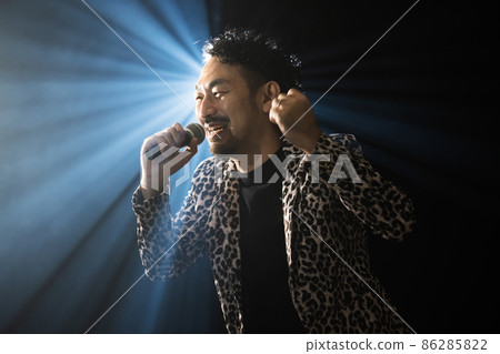 鬍子歌手 86285822