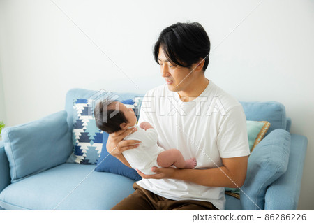 爸爸擁抱媽媽 爸爸擁抱媽媽 86286226