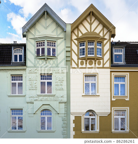 dissimilar twins, beautifully renovated houses in cologne dissimilar twins, beautifully renovated houses in cologne 86286261