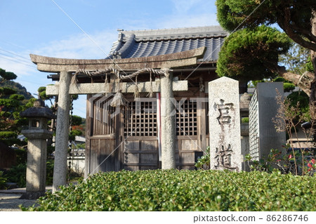 Torii and Haiden of Miyaji Shrine in Yamashina, Kyoto Torii and Haiden of Miyaji Shrine in Yamashina, Kyoto 86286746