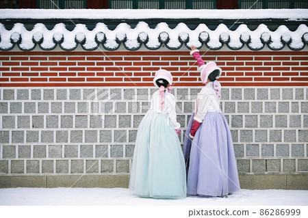 Winter scenery, palace outing, winter travel 86286999