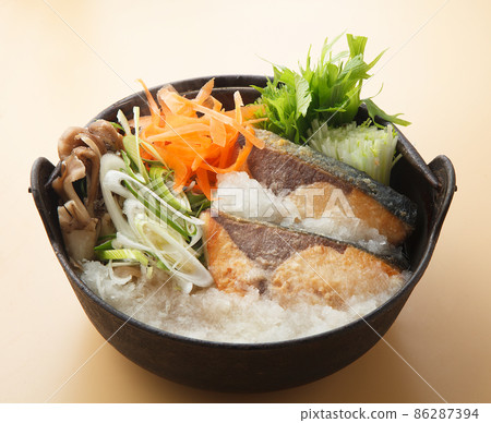 Yellowtail mizore nabe hot pot dish Yukimi hot pot 86287394
