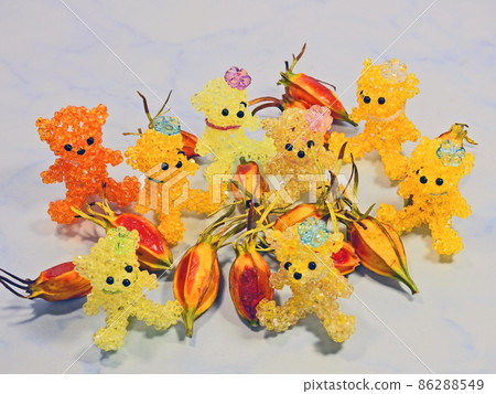 Gardenia nuts and handmade beads teddy bears colored yellow 86288549