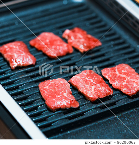 烤肉燒烤年終派對新年派對[烤肉的形象] 86290062