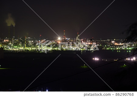 Factory area of Ube City as seen from Ryuozan Park in Sanyo Onoda City, Yamaguchi Prefecture Factory area of Ube City as seen from Ryuozan Park in Sanyo Onoda City, Yamaguchi Prefecture 86290768