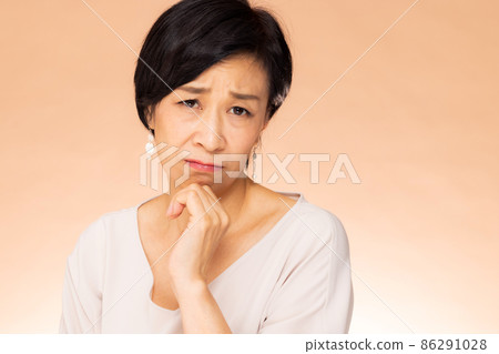 資深女性皮膚問題 86291028