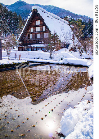 Original scenery of Japan World heritage Shirakawa-go in winter Gassho-zukuri village Original scenery of Japan World heritage Shirakawa-go in winter Gassho-zukuri village 86291259