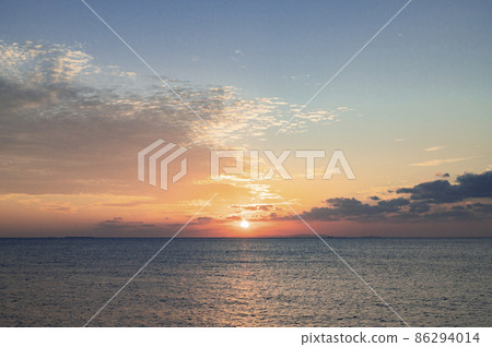 沖繩日落海灘的夜景 沖繩日落海灘的夜景 86294014