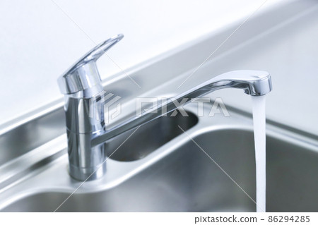 Water faucet with water 86294285