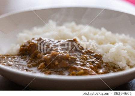 熱騰騰的咖哩飯 熱騰騰的咖哩飯 86294665