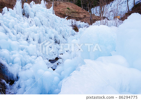 Chichibu's Three Great Ice Pillars, Ashigakubo's Ice Pillars 86294775