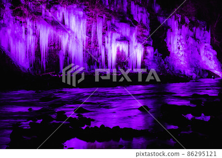 Chichibu's three major ice pillars and thirty mallet ice pillars lit up Chichibu's three major ice pillars and thirty mallet ice pillars lit up 86295121