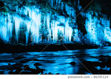 Chichibu's three major ice pillars and thirty mallet ice pillars lit up 86295124