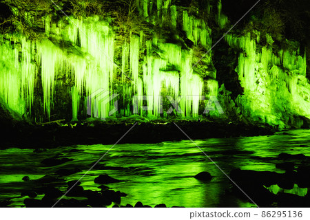 Chichibu's three major ice pillars and thirty mallet ice pillars lit up Chichibu's three major ice pillars and thirty mallet ice pillars lit up 86295136