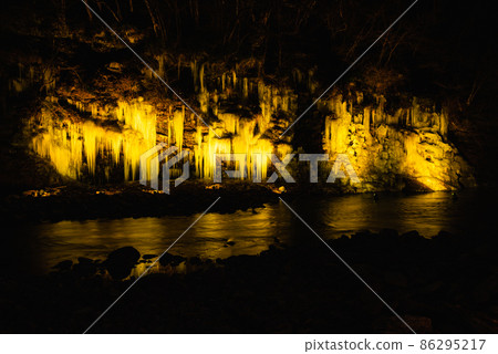 Chichibu's three major ice pillars and thirty mallet ice pillars lit up Chichibu's three major ice pillars and thirty mallet ice pillars lit up 86295217