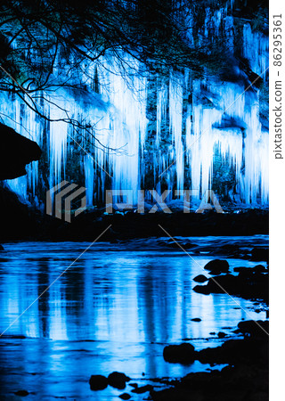 秩父的三大冰柱和三十個槌冰柱亮起 86295361