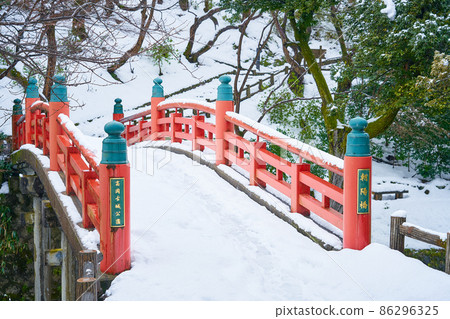 Chaoyang Bridge in Takaoka Kojo Park, Toyama Prefecture 86296325