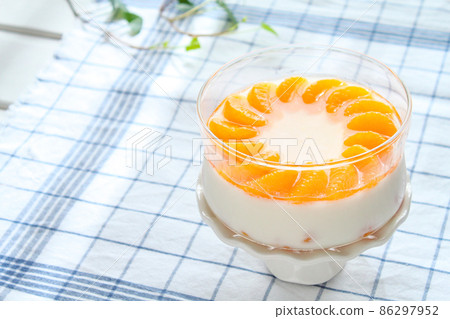Tangerine milk pudding Tangerine milk pudding 86297952