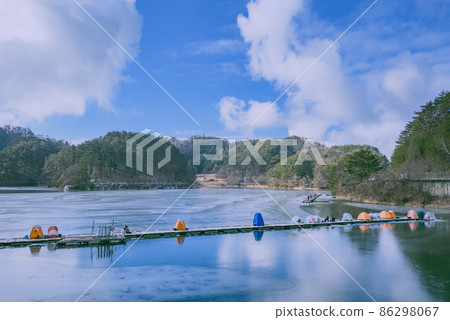 冶釣[冬天的三津湖] 86298067