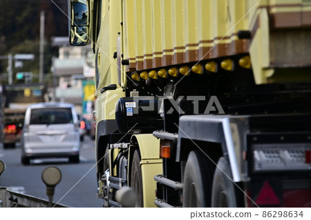 路邊路邊工作車卡車大型自卸車駕駛風景 路邊路邊工作車卡車大型自卸車駕駛風景 86298634
