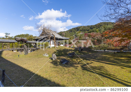 Kodaiji Temple (Kyoto) precincts in late autumn Kodaiji Temple (Kyoto) precincts in late autumn 86299100