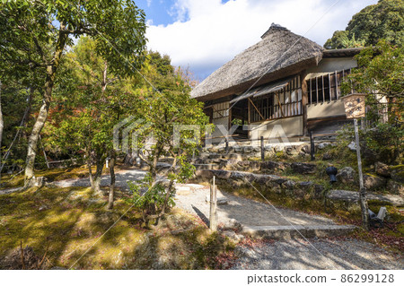 深秋高台寺(京都)境內的笠亭 深秋高台寺(京都)境內的笠亭 86299128