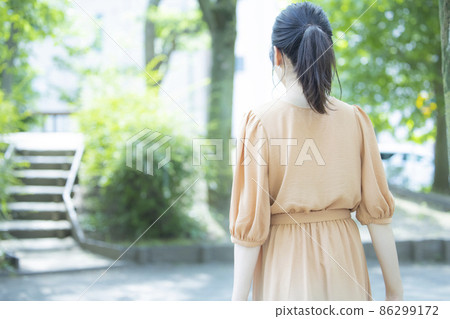 米色連體女戶外 米色連體女戶外 86299172