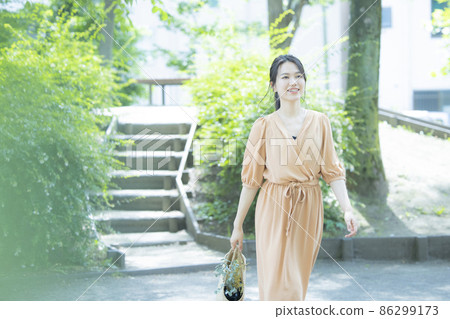 米色連體女戶外 米色連體女戶外 86299173