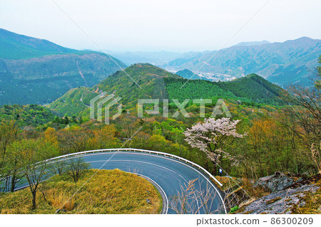 [栃木]春天的日光、伊呂波坂和從黑神平展望台眺望的群山 86300209