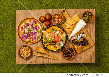 Paella Spanish food 86301436