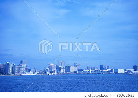 Harumi Pier / Harumi Passenger Terminal and Toyosu Market seen over Tokyo Bay in fine weather Harumi Pier / Harumi Passenger Terminal and Toyosu Market seen over Tokyo Bay in fine weather 86302655