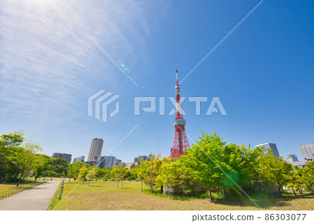 [Tokyo] April ・ Fresh green Shiba Park and refreshing blue sky 86303077