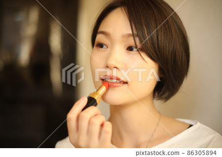 一個女人要彌補 86305894