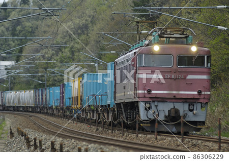 北陸本線椿田栗倉JR貨運EF81-124(富山) 北陸本線椿田栗倉JR貨運EF81-124(富山) 86306229