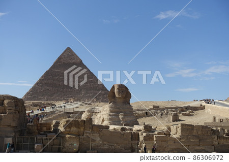 Egyptian sphinx and pyramids 86306972