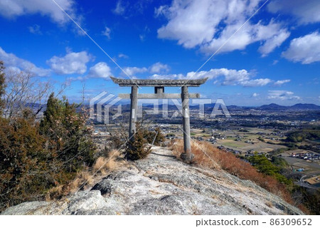 嶽山山頂風景⑥空中鳥居[香川縣北郡三木町] 86309652