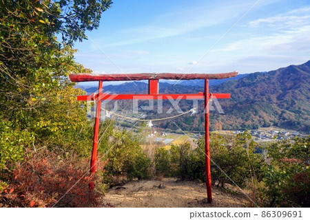 View of Mt. Nachi and Mt. Mizushi ① [Mizushi, Higashikagawa City, Kagawa Prefecture] 86309691