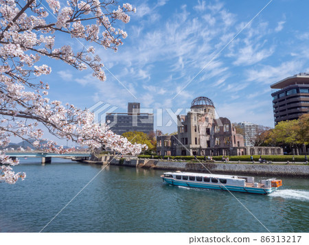 [廣島]原爆圓頂館和櫻花 86313217