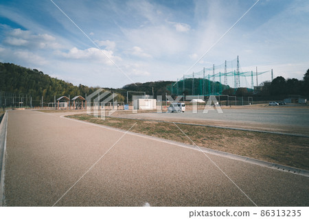 田徑場 86313235