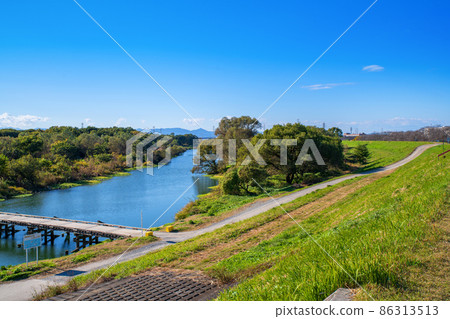 沈水橋 八幡橋 奧佩河岸邊的風景 沈水橋 八幡橋 奧佩河岸邊的風景 86313513