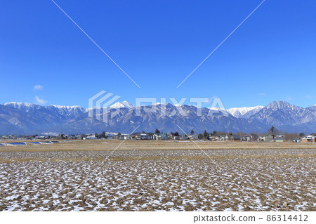 冬天安曇野和北阿爾卑斯山 冬天安曇野和北阿爾卑斯山 86314412