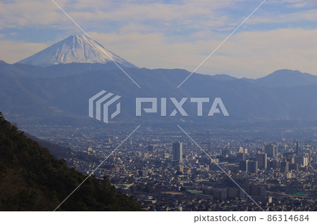 甲府市容和富士山 86314684