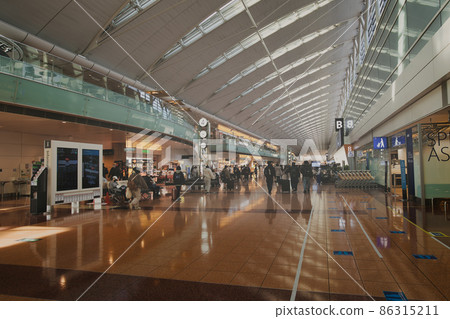 Terminal 2 departure lobby Terminal 2 departure lobby 86315211