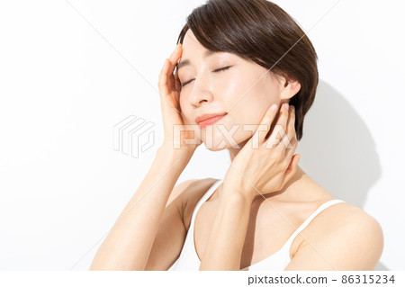 Beauty image of a woman with short hair 86315234