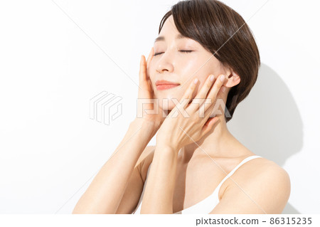 Beauty image of a woman with short hair 86315235